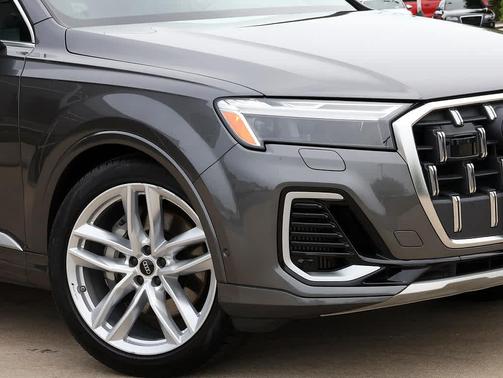 Samurai Gray Metallic 2025 Audi Q7 55 Premium Plus
