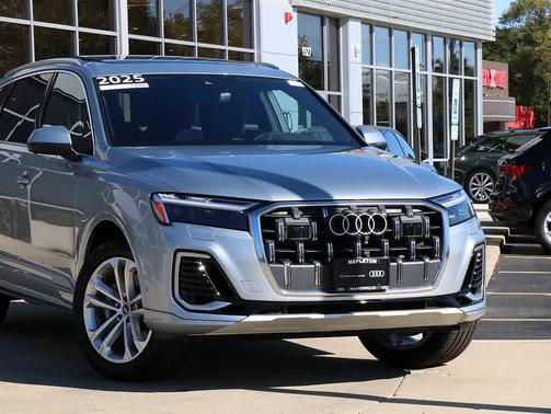 2025 Audi Q7 55 Premium Plus