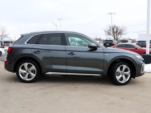 2023 Audi Q5 45 S line Premium Plus