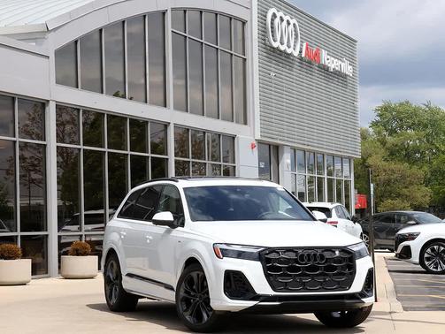 GLACIER WHITE 2026 Audi Q7 55 Premium Plus