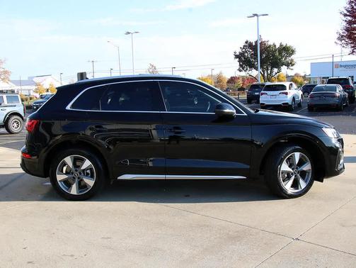 2023 Audi Q5 40 Premium Plus