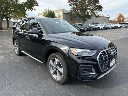 2023 Audi Q5 40 Premium Plus