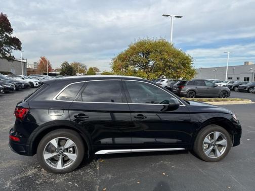 2023 Audi Q5 40 Premium Plus