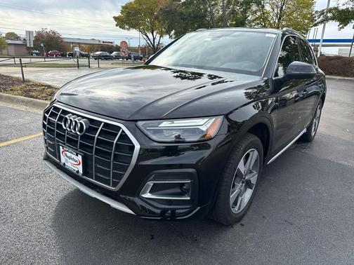 2023 Audi Q5 40 Premium Plus