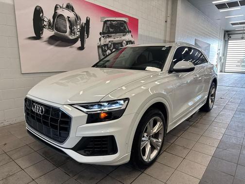 2022 Audi Q8 55 Premium Plus