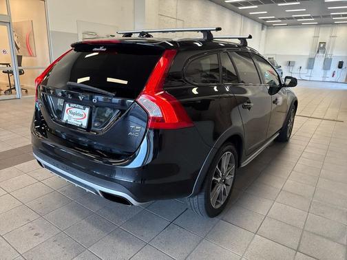 2016 Volvo V60 Cross Country T5
