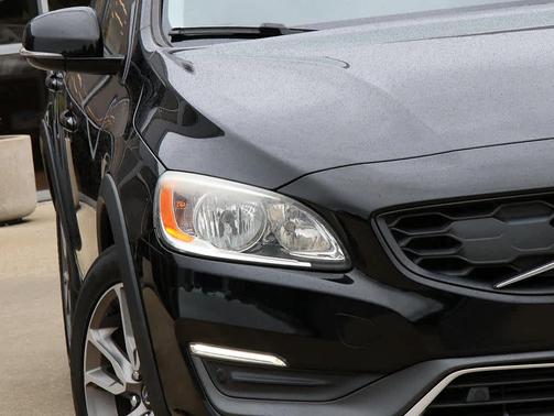 2016 Volvo V60 Cross Country T5