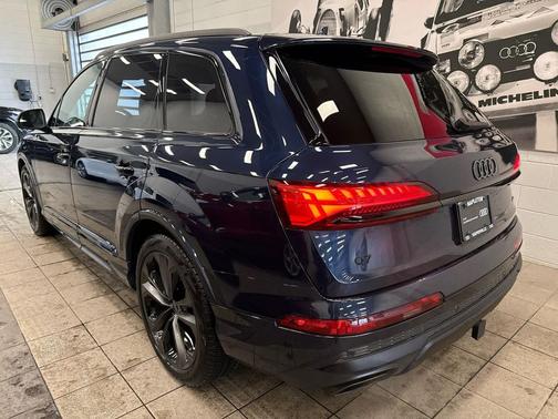 2025 Audi Q7 55 Premium Plus