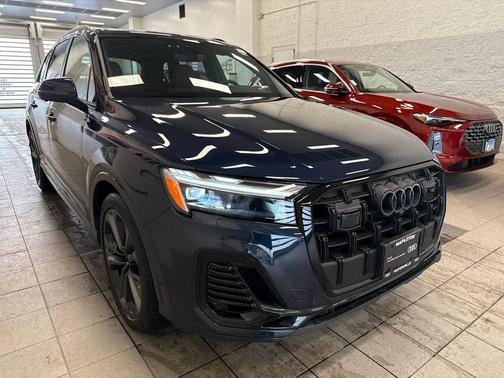 2025 Audi Q7 55 Premium Plus