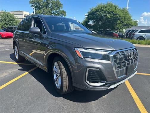 2025 Audi Q7 55 Premium Plus