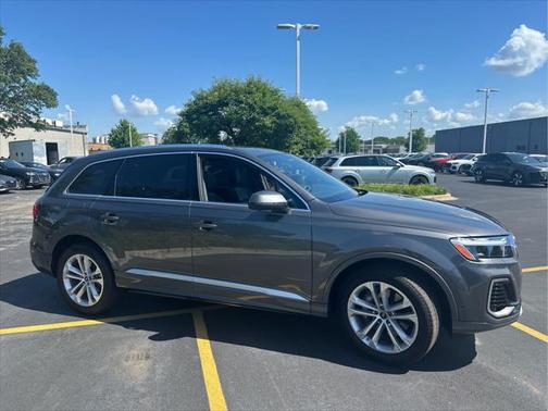 2025 Audi Q7 55 Premium Plus