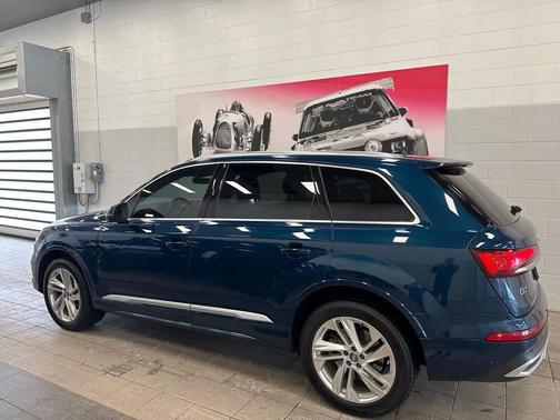 2020 Audi Q7 45 Premium Plus