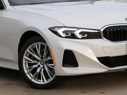 2024 BMW 330e xDrive