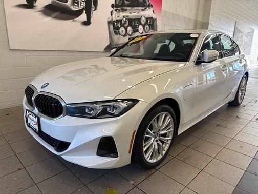 2024 BMW 330e xDrive