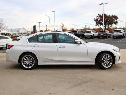 2024 BMW 330e xDrive