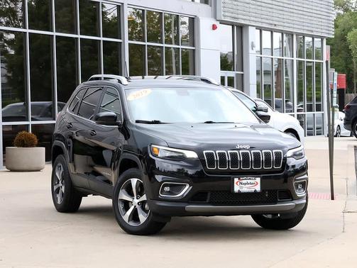Diamond Black Crystal Pearlcoat 2019 Jeep Cherokee Limited