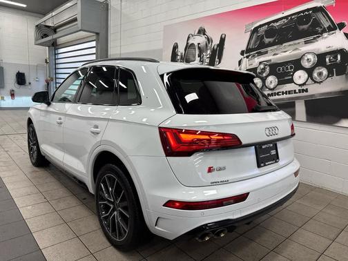 Glacier White Metallic 2023 Audi SQ5 3.0T Premium Plus