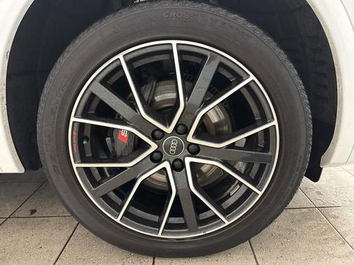 Glacier White Metallic 2023 Audi SQ5 3.0T Premium Plus