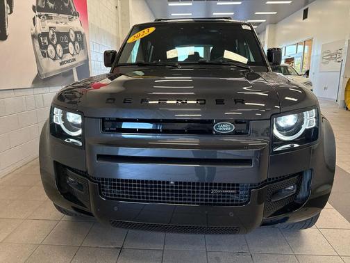 2023 Land Rover Defender 110 X-Dynamic SE