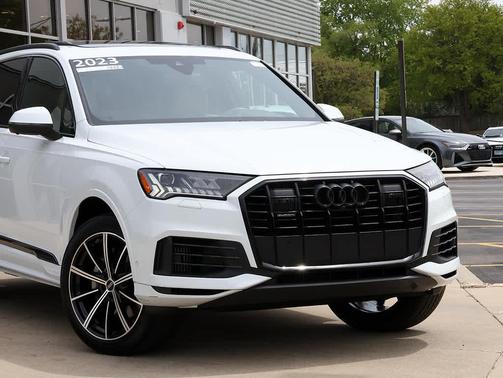 Glacier White Metallic 2023 Audi Q7 55 Premium Plus