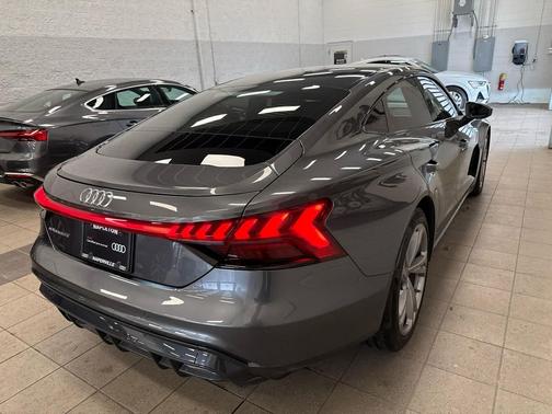 2023 Audi e-tron GT Premium Plus quattro