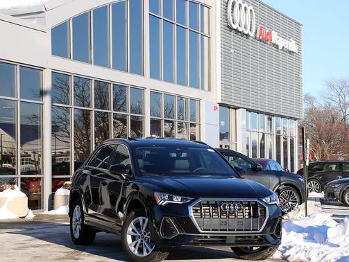 2025 Audi Q3 Premium 45 TFSI S line quattro Tiptronic