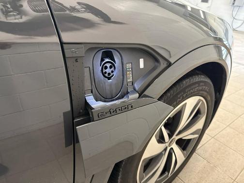 2024 Audi Q8 e-tron Premium Plus