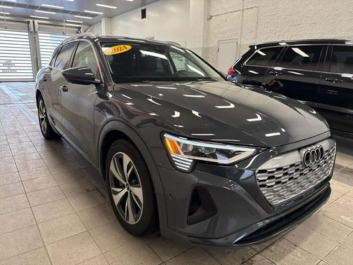 2024 Audi Q8 e-tron Premium Plus