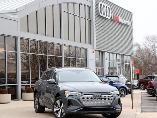 2024 Audi Q8 e-tron Premium Plus