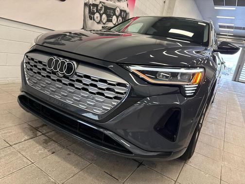 2024 Audi Q8 e-tron Premium Plus