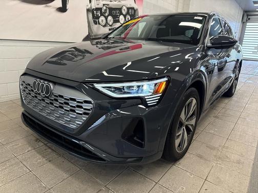 2024 Audi Q8 e-tron Premium Plus