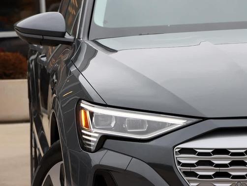 2024 Audi Q8 e-tron Premium Plus