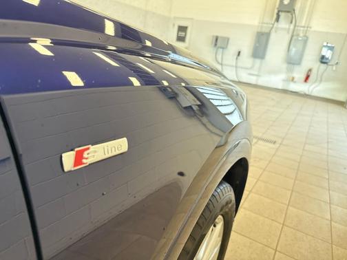 2022 Audi Q3 45 S line Premium