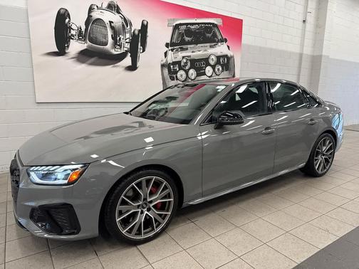 2022 Audi S4 Premium Plus TFSI quattro Tiptronic