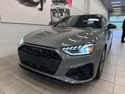 2022 Audi S4 Premium Plus TFSI quattro Tiptronic