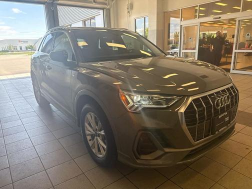 Chronos Gray Metallic 2023 Audi Q3 S line Premium