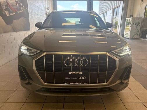 Chronos Gray Metallic 2023 Audi Q3 S line Premium