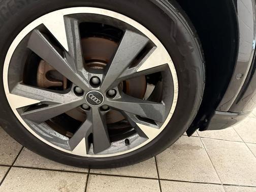 2024 Audi Q4 e-tron Premium Plus 50 quattro