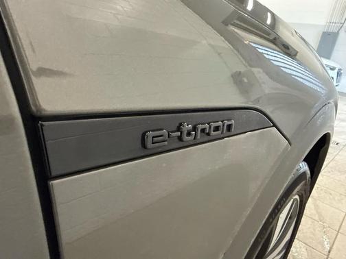 2024 Audi Q8 e-tron Premium