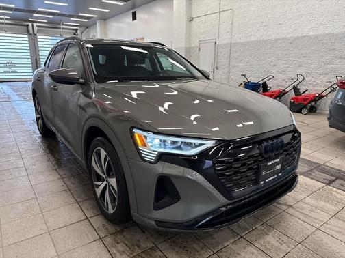 2024 Audi Q8 e-tron Premium