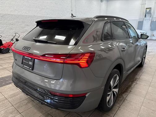 2024 Audi Q8 e-tron Premium