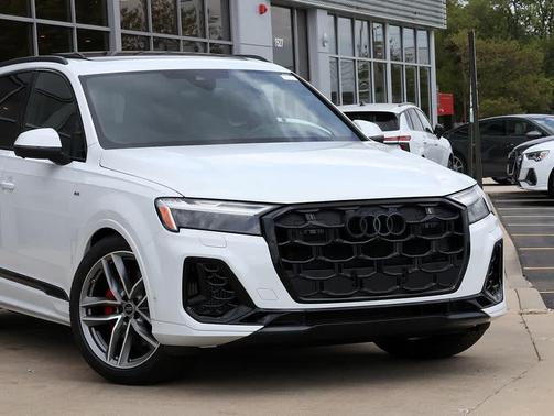 GLACIER WHITE 2026 Audi Q7 55 Prestige