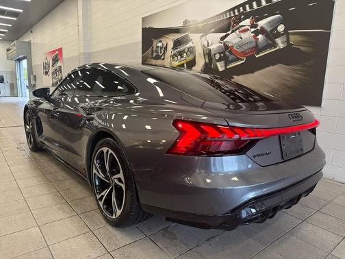 2023 Audi e-tron GT Premium Plus quattro