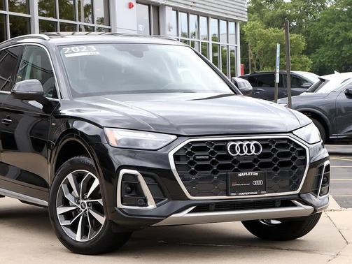 Mythos Black Metallic 2023 Audi Q5 45 S line Premium Plus