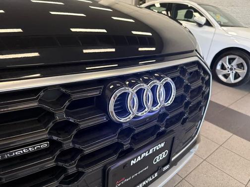 Mythos Black Metallic 2023 Audi Q5 45 S line Premium Plus