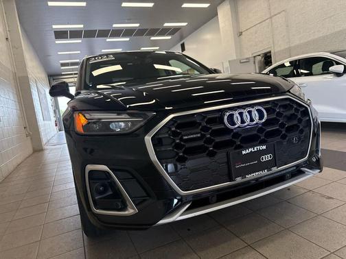 Mythos Black Metallic 2023 Audi Q5 45 S line Premium Plus