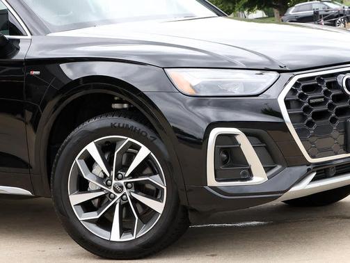 Mythos Black Metallic 2023 Audi Q5 45 S line Premium Plus