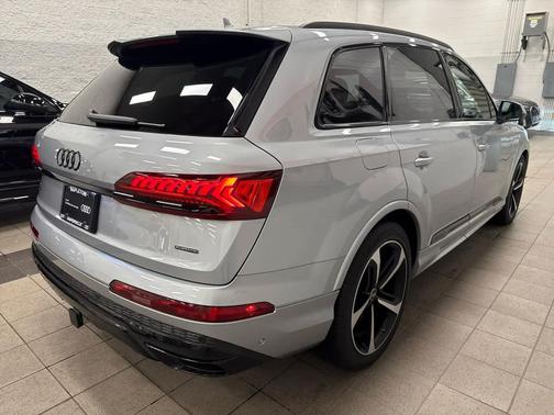 2024 Audi Q7 55 Prestige