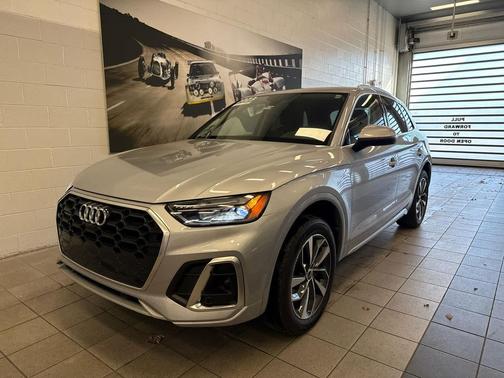 2023 Audi Q5 45 S line Premium Plus