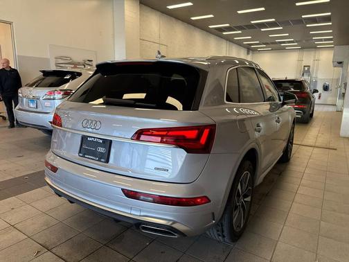 2023 Audi Q5 45 S line Premium Plus